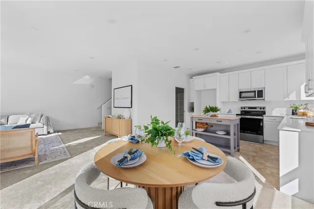 $659,990 | 9423 1/2 North Sepulveda Blvd Hills, Unit 2, Mission Hills, CA 91345