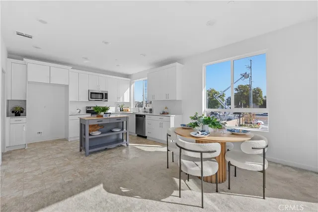 $659,990 | 9423 1/2 North Sepulveda Blvd Hills, Unit 2, Mission Hills, CA 91345