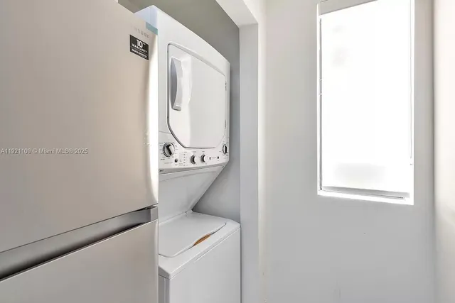 $2,100 | 829 Southwest 18th Avenue, Unit 309, Miami, FL 33135