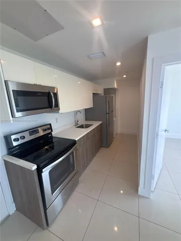 $2,100 | 829 Southwest 18th Avenue, Unit 309, Miami, FL 33135