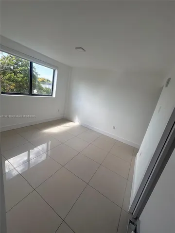 $2,100 | 829 Southwest 18th Avenue, Unit 309, Miami, FL 33135