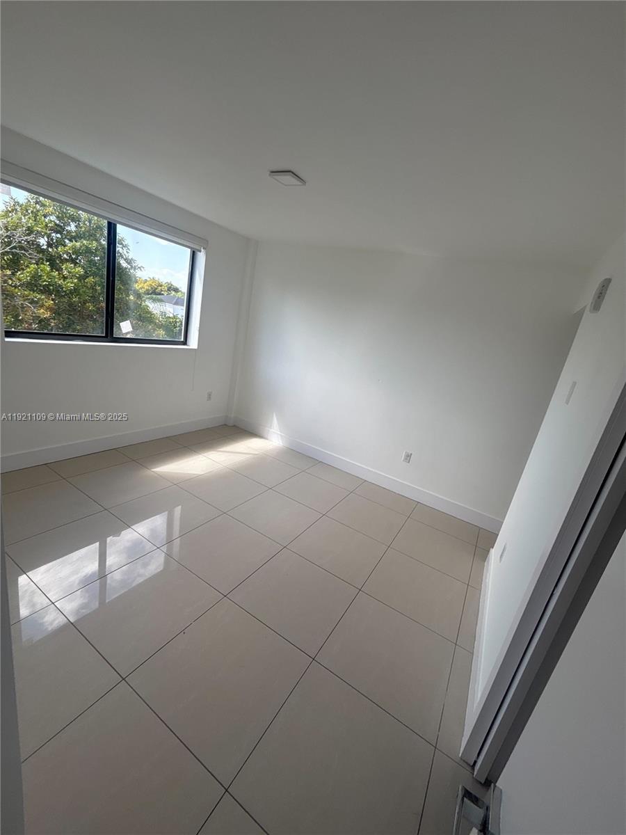 829 Southwest 18th Avenue, Unit 309 Miami, FL 33135 - Photo 7 of 12