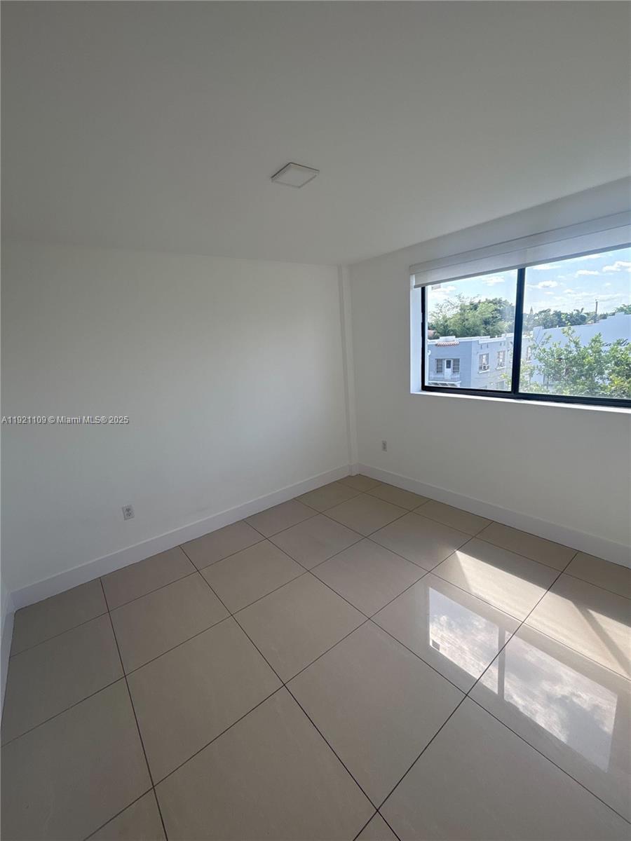 829 Southwest 18th Avenue, Unit 309 Miami, FL 33135 - Photo 10 of 12