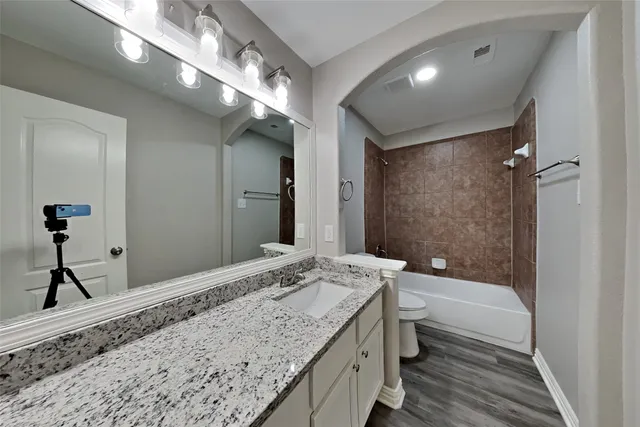 $2,550 | 21510 Duke Alexander Drive, Kingwood, TX 77339