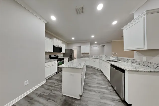 $2,550 | 21510 Duke Alexander Drive, Kingwood, TX 77339