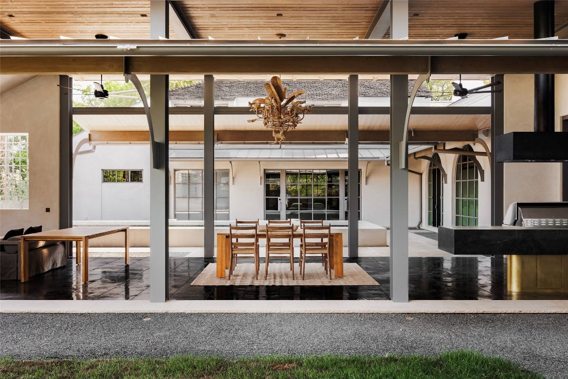 2600 Tanglewood Trail Austin, TX 78703 - Photo 35 of 35 a living room with furniture