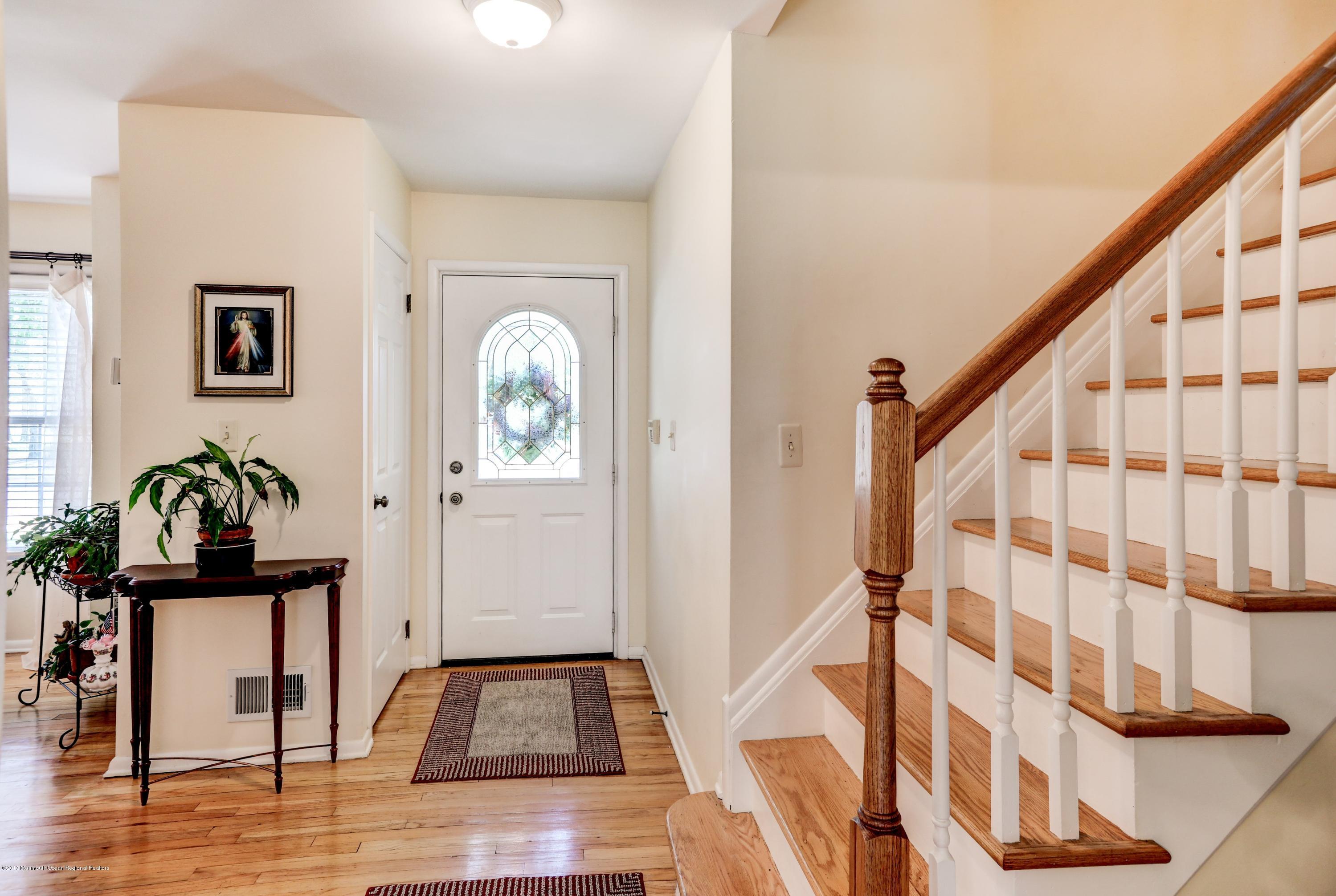 107 Salem Hill Road Howell, NJ 07731 - Photo 3 of 30 005_Foyer