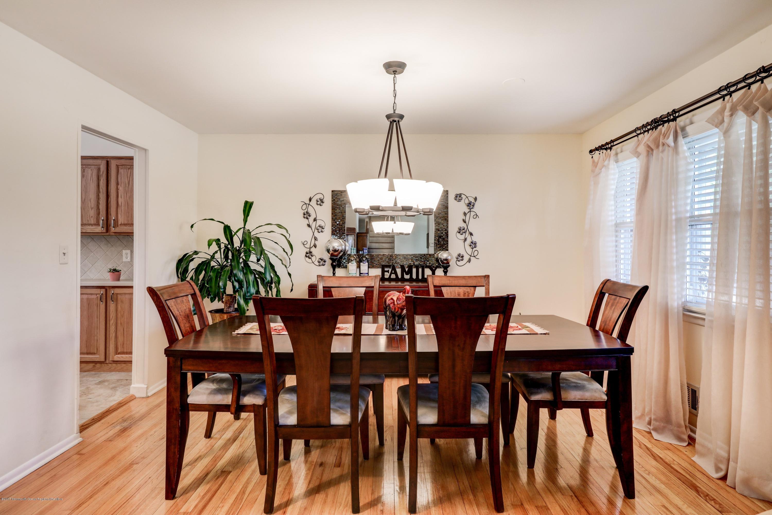 107 Salem Hill Road Howell, NJ 07731 - Photo 7 of 30 009_Dining