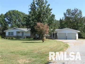 704 South Main Street Belle Rive, IL 62810 - Photo 1 of 13