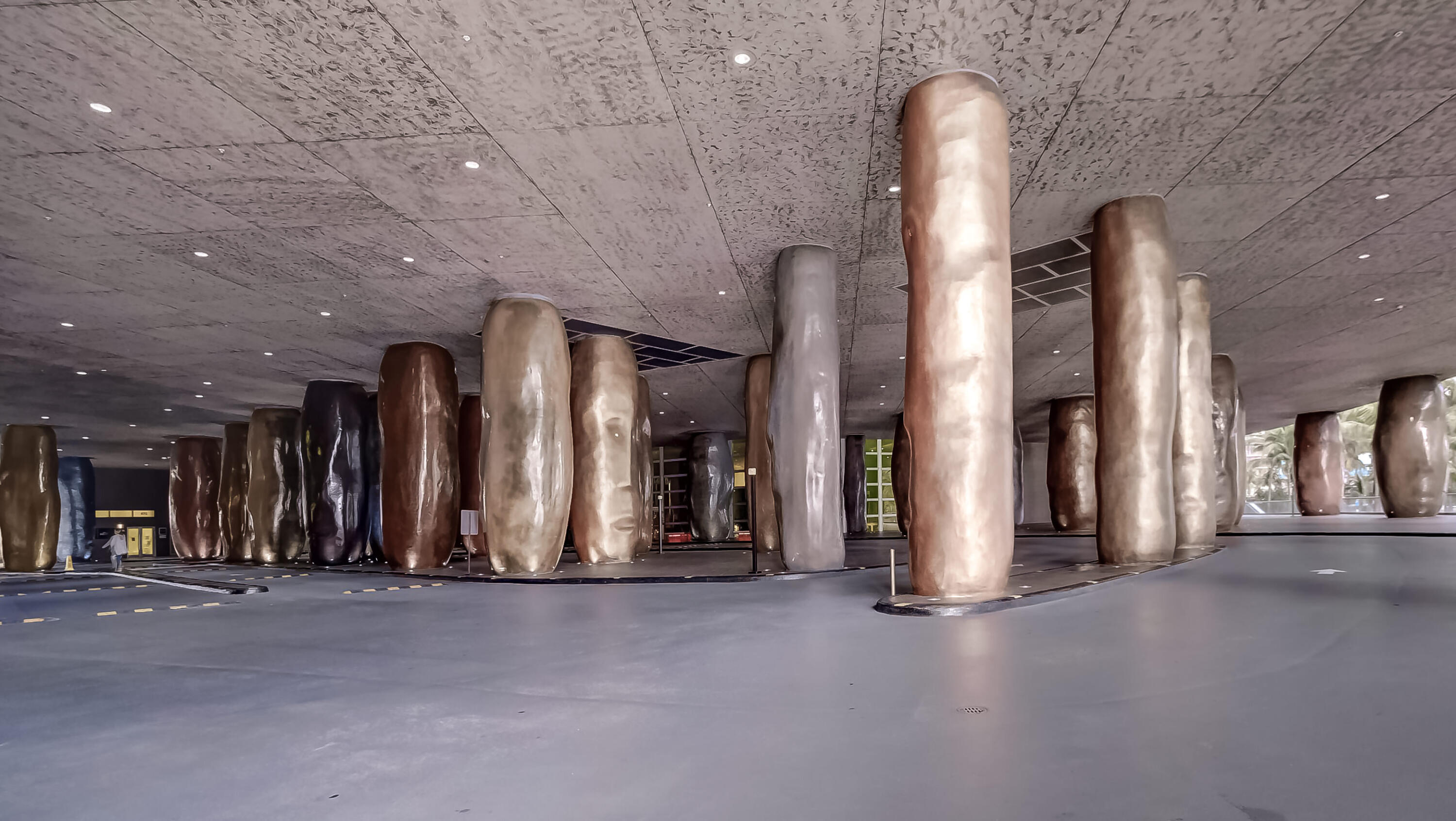 485 Brickell Avenue, Unit 2107 Miami, FL 33131 - Photo 15 of 18 an entryway of a building with stairs