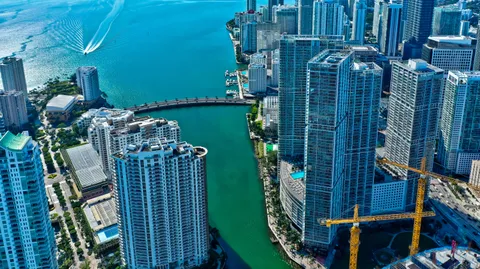 $595,000 | 485 Brickell Avenue, Unit 2107, Miami, FL 33131