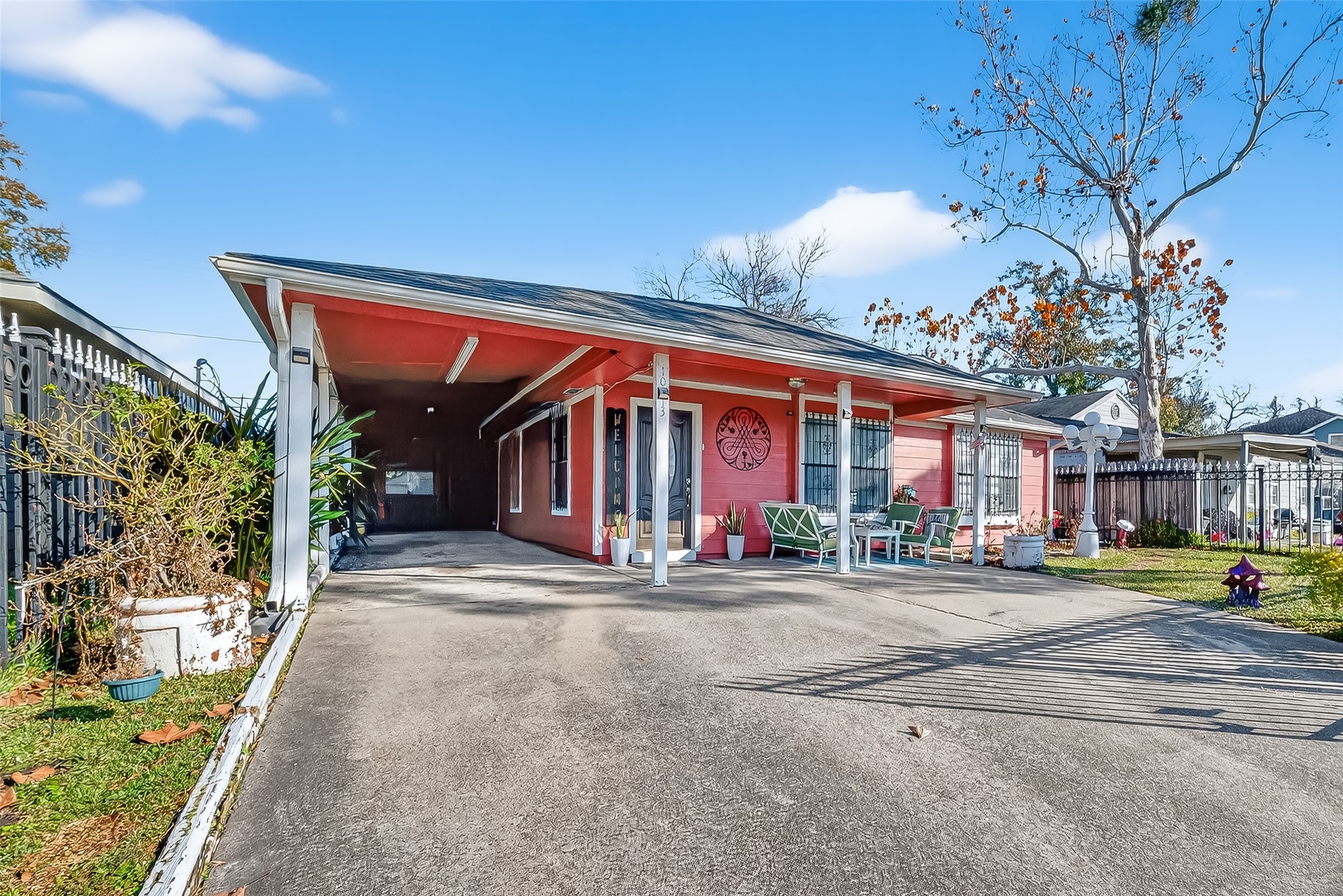 10313 Chadwick Street Houston, TX 77029 - Photo 2 of 36