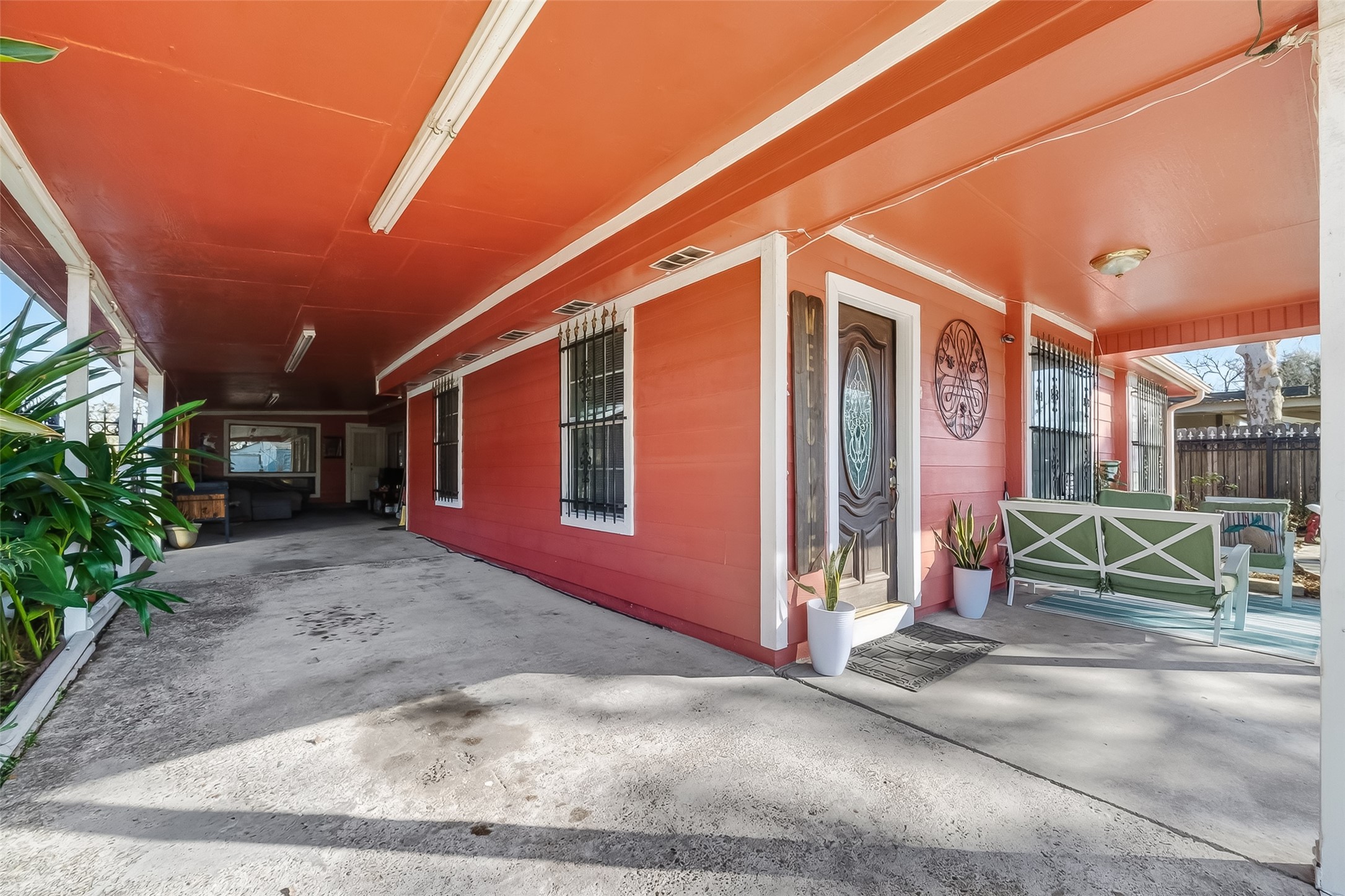 10313 Chadwick Street Houston, TX 77029 - Photo 9 of 36