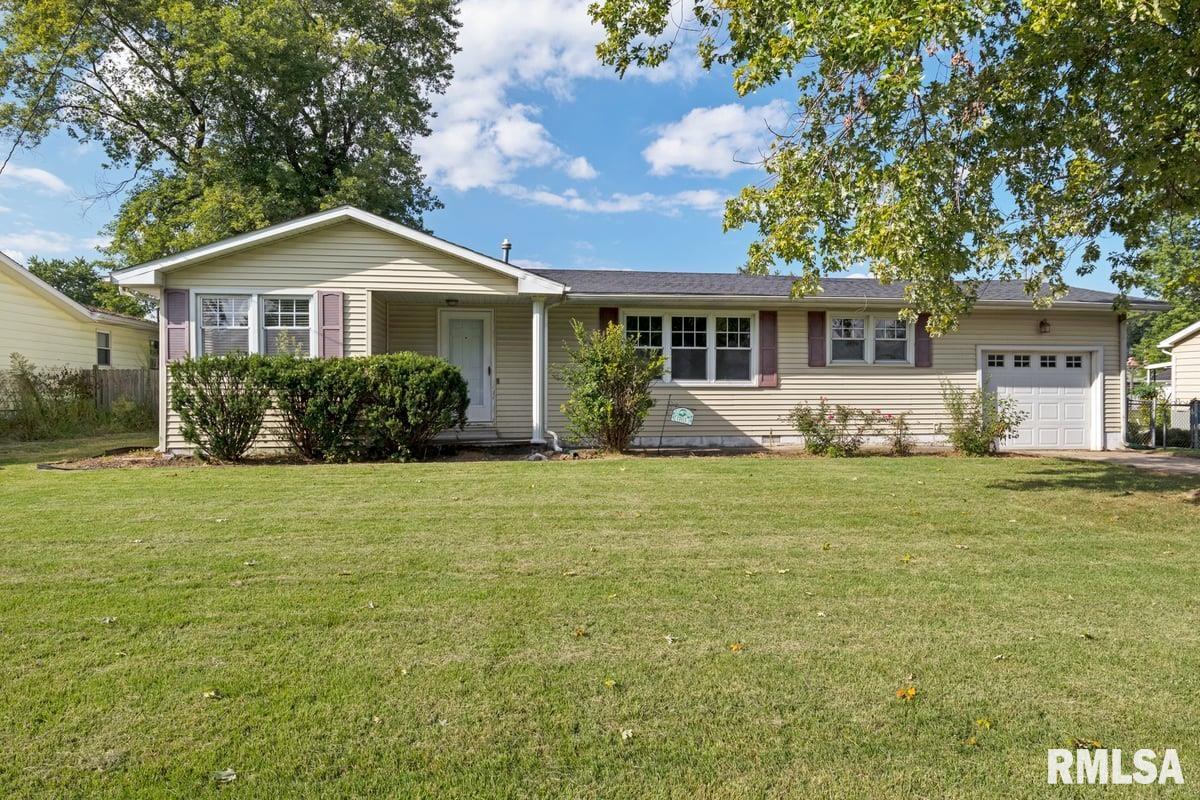 1103 Rutledge Street Pawnee, IL 62558 - Photo 1 of 30