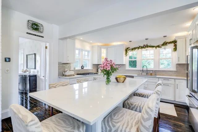 $2,200,000 | 2400 Meetinghouse Way, West Barnstable, MA 02668