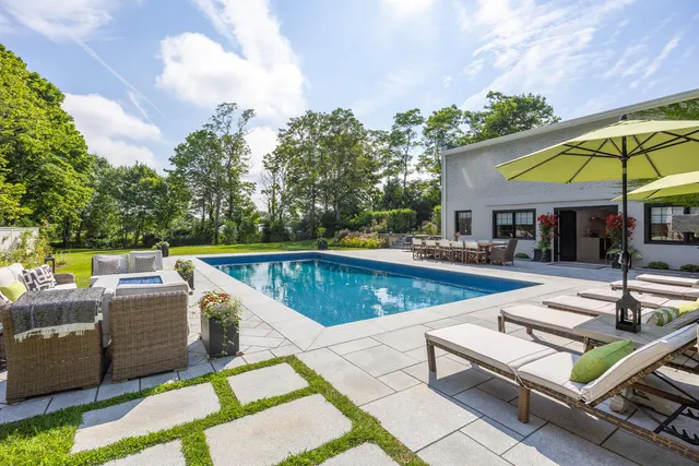 $2,200,000 | 2400 Meetinghouse Way, West Barnstable, MA 02668