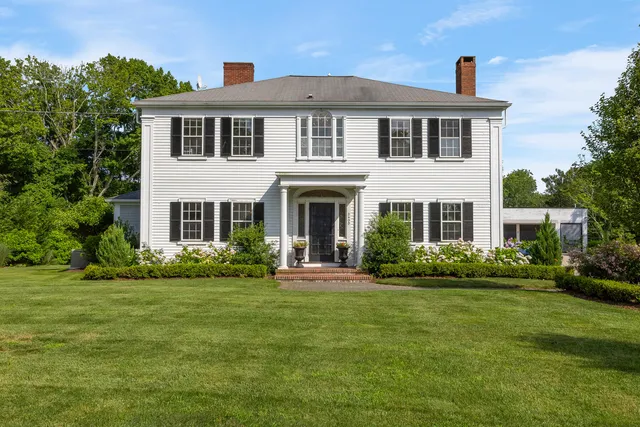 $2,200,000 | 2400 Meetinghouse Way, West Barnstable, MA 02668