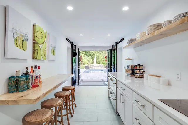 $2,200,000 | 2400 Meetinghouse Way, West Barnstable, MA 02668