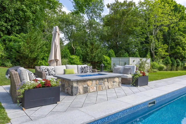 $2,200,000 | 2400 Meetinghouse Way, West Barnstable, MA 02668