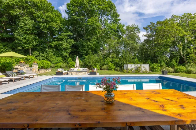 $2,200,000 | 2400 Meetinghouse Way, West Barnstable, MA 02668