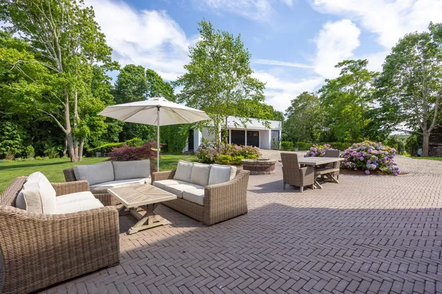 $2,200,000 | 2400 Meetinghouse Way, West Barnstable, MA 02668