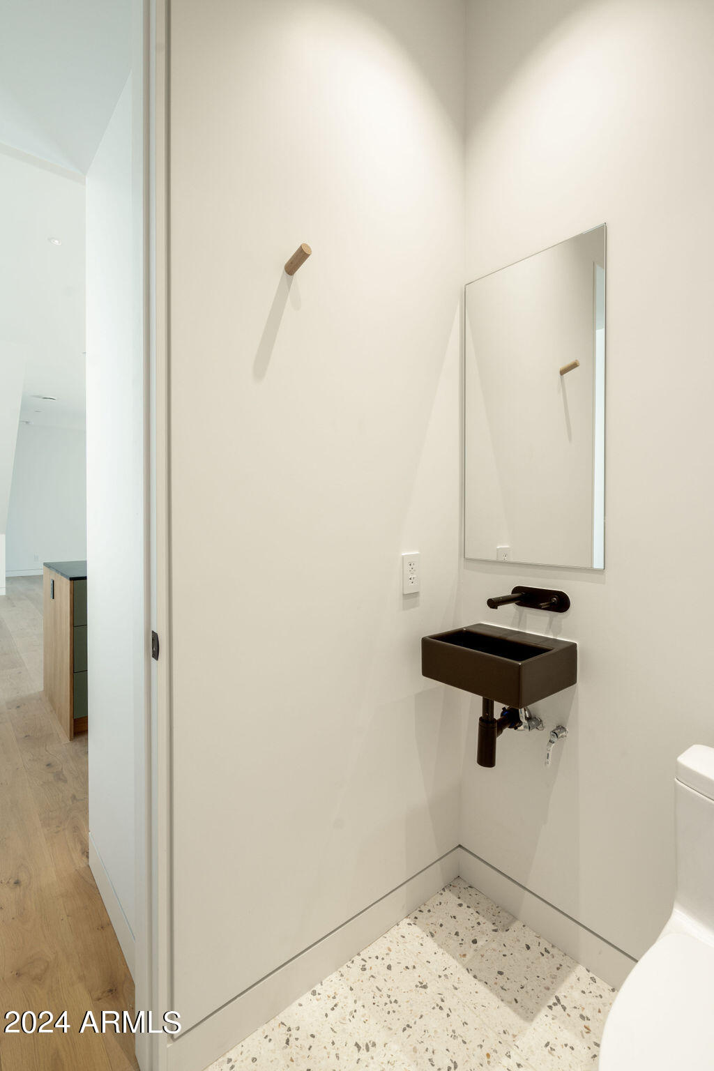 1740 East Ocotillo Road, Unit 4 Phoenix, AZ 85016 - Photo 7 of 20 a view of a bathroom