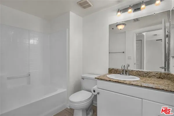 $440,000 | 838 Pine Avenue, Unit 506, Long Beach, CA 90813