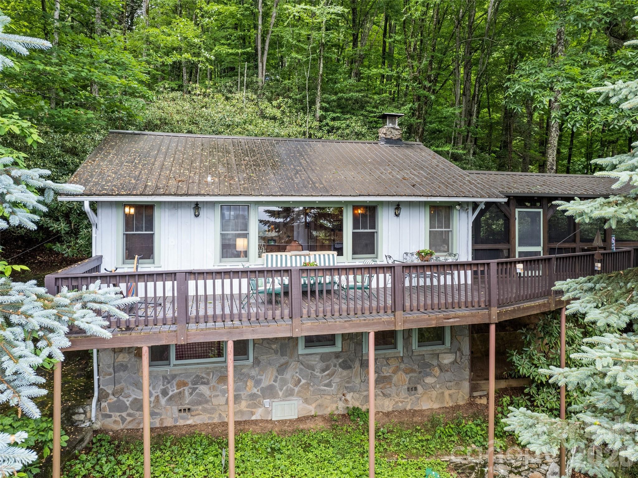 104 The High Road Waynesville, NC 28786 - Photo 6 of 42 Gallery Image 6