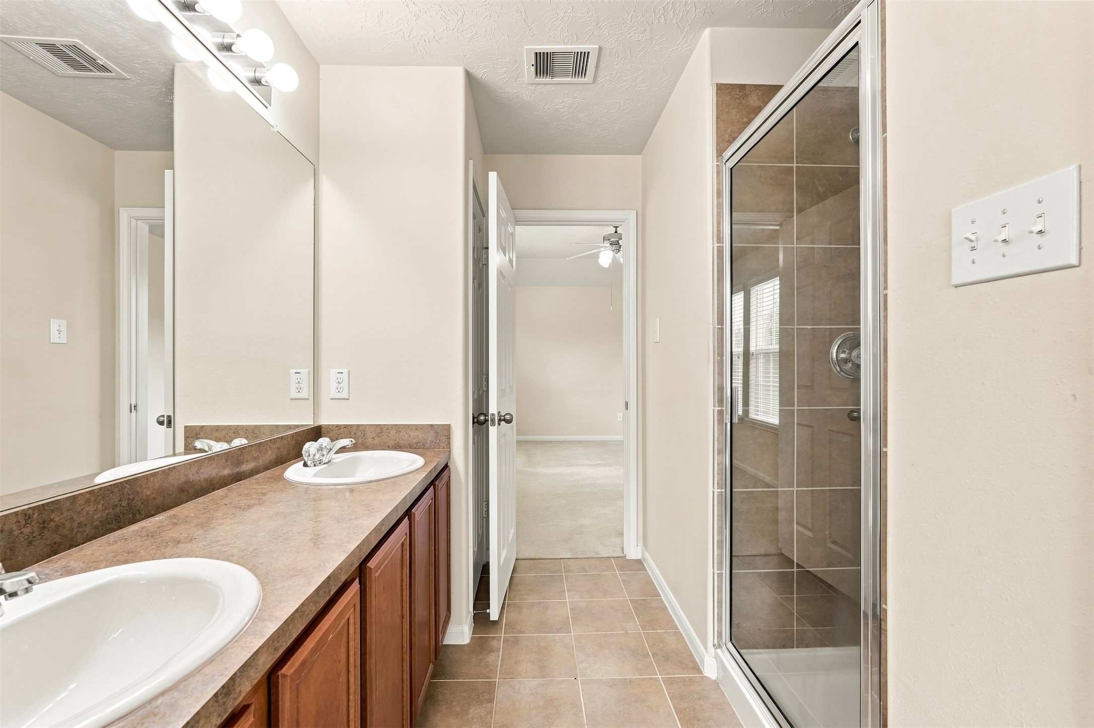 12563 Chiswick Road Houston, TX 77047 - Photo 18 of 24 Gallery Image 18