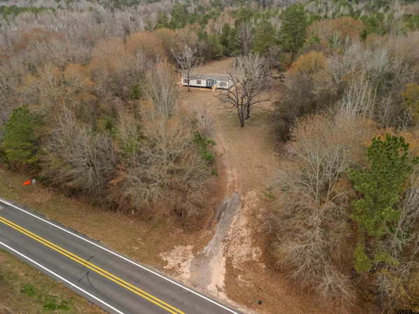 $230,000 | 15317 Farm To Market 95, Mount Enterprise, TX 75681