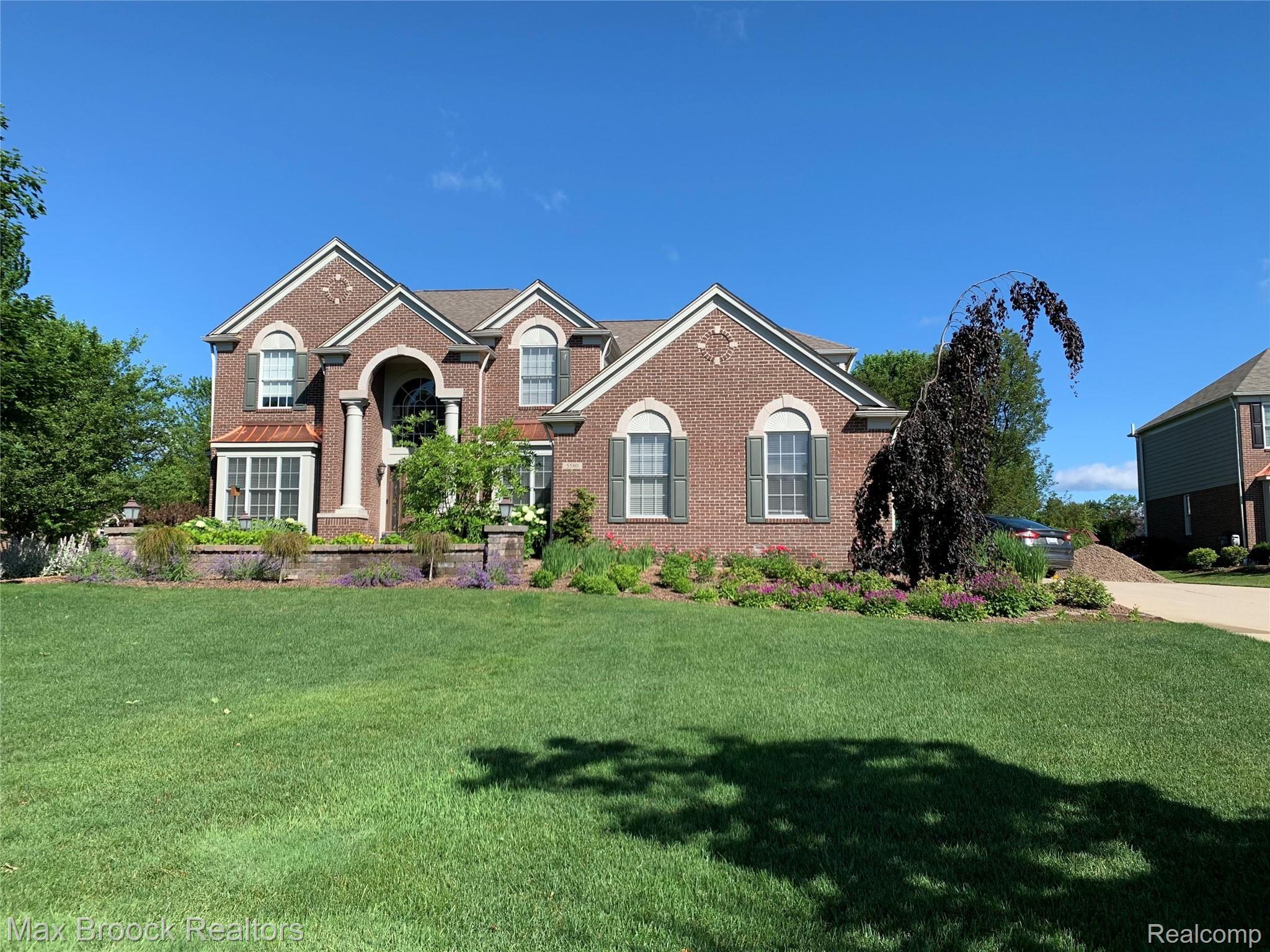 5580 Skye Court Rochester, MI 48306 - Photo 33 of 38 IMG_2684.jpg