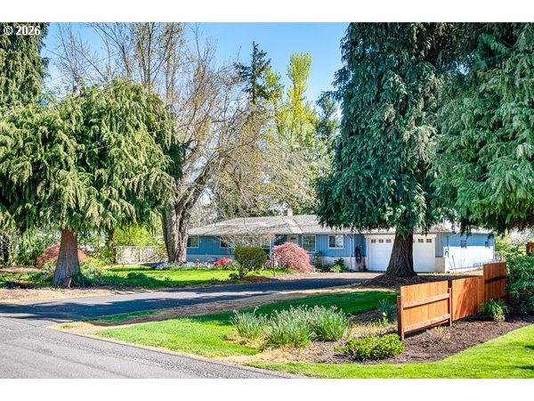 885 66th Street Springfield, OR 97478 - Photo 2 of 28