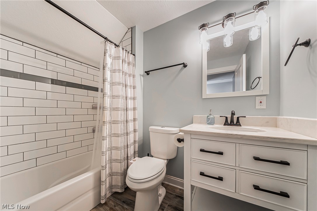 7504 Rutledge Avenue Cleveland, OH 44102 - Photo 20 of 29 Second full bath