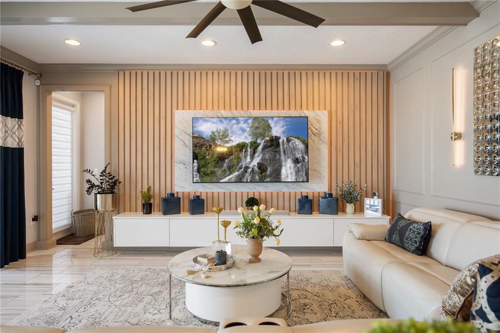 10950 Lemon Lake Boulevard Orlando, FL 32836 - Photo 10 of 53 a living room with furniture and a large window
