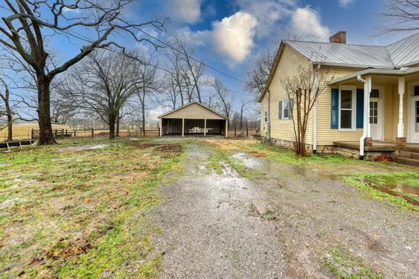 $1,800 | 2030 Spring Creek Road, Lebanon, TN 37087