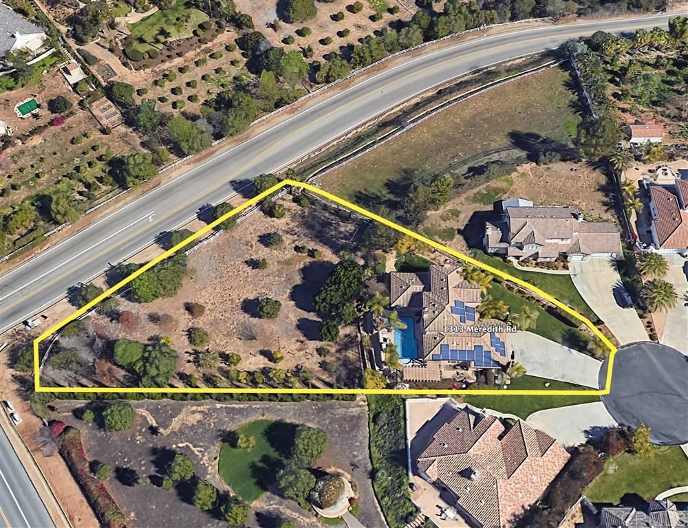 1313 Meredith Road Fallbrook, CA 92028 - Photo 23 of 25 Gallery Image 23