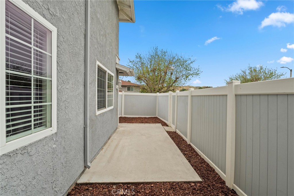 20800 Plum Canyon Road Saugus, CA 91350 - Photo 26 of 26 a view of a backyard
