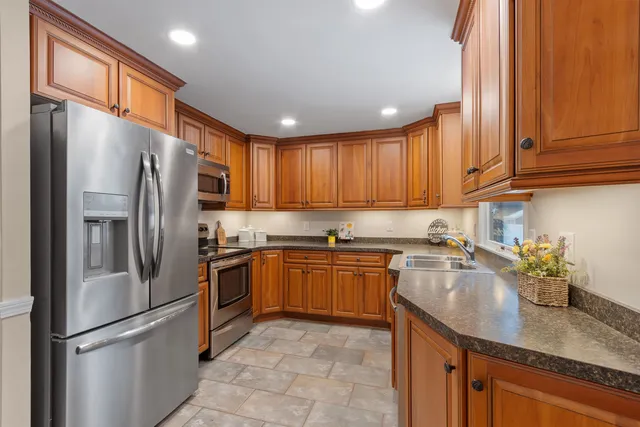 $625,000 | 7 Brentwood Avenue, Salem, NH 03079