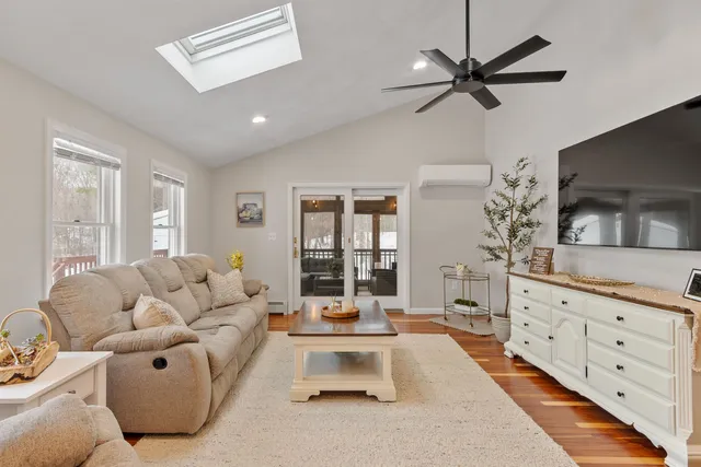 $625,000 | 7 Brentwood Avenue, Salem, NH 03079