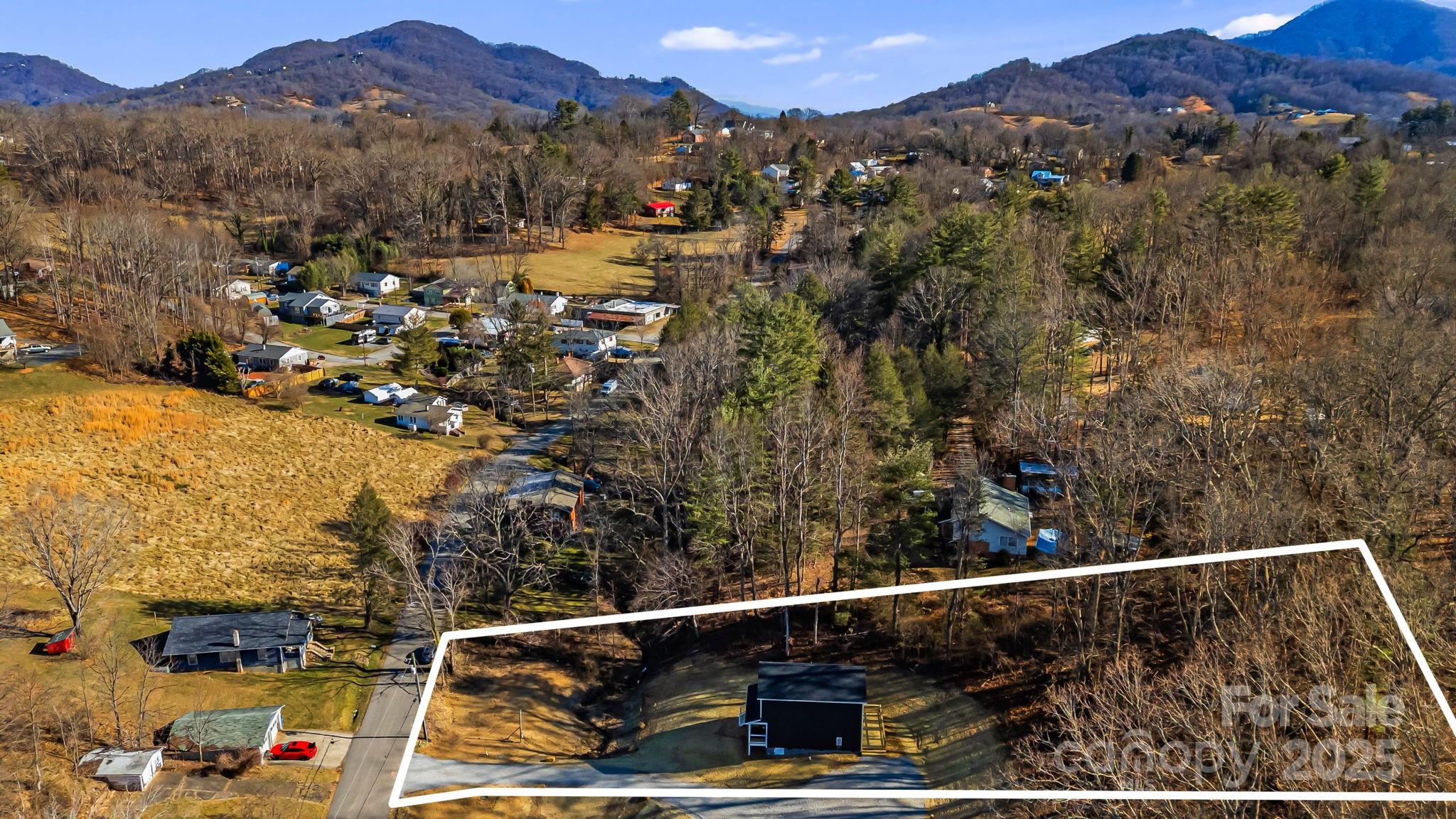 386 Holtzclaw Street Canton, NC 28716 - Photo 39 of 43 a view of city from balcony