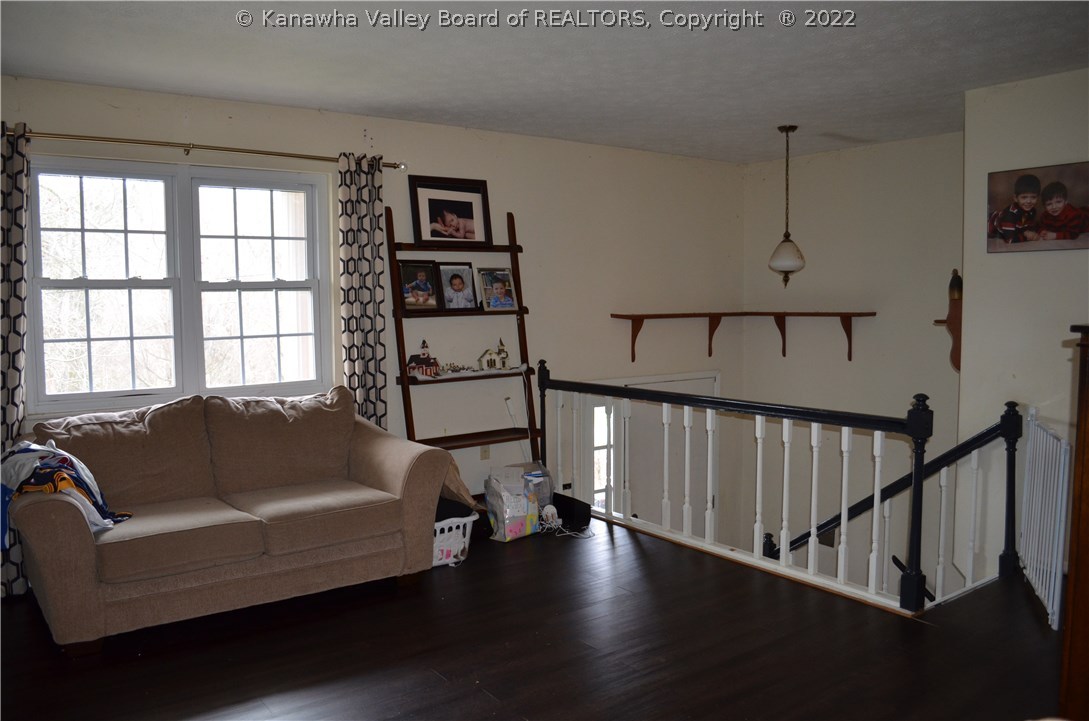320 Edgewood Circle Ripley, WV 25271 - Photo 2 of 10 Gallery Image 2