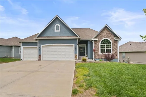$455,000 | 16746 Ruby Way, Basehor, KS 66007