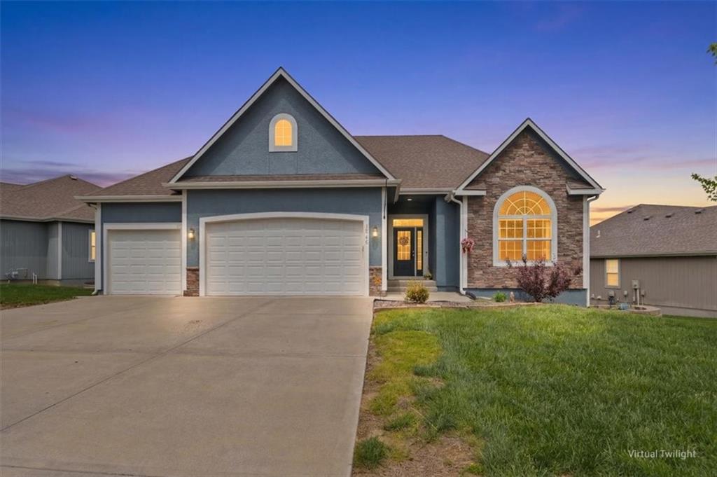 16746 Ruby Way Basehor, KS 66007 - Photo 2 of 32