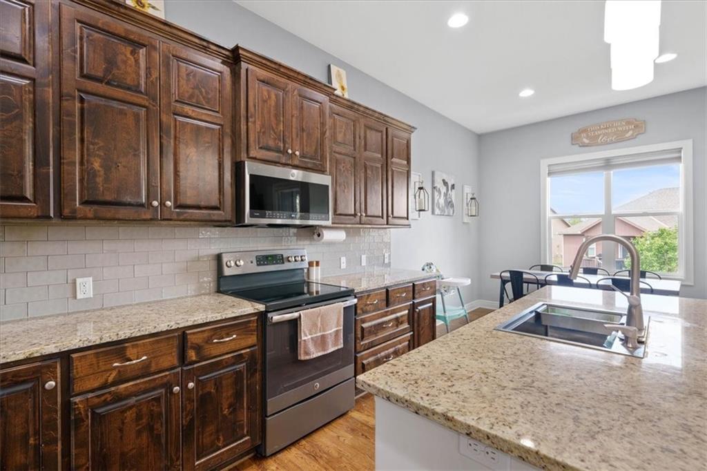 16746 Ruby Way Basehor, KS 66007 - Photo 9 of 32