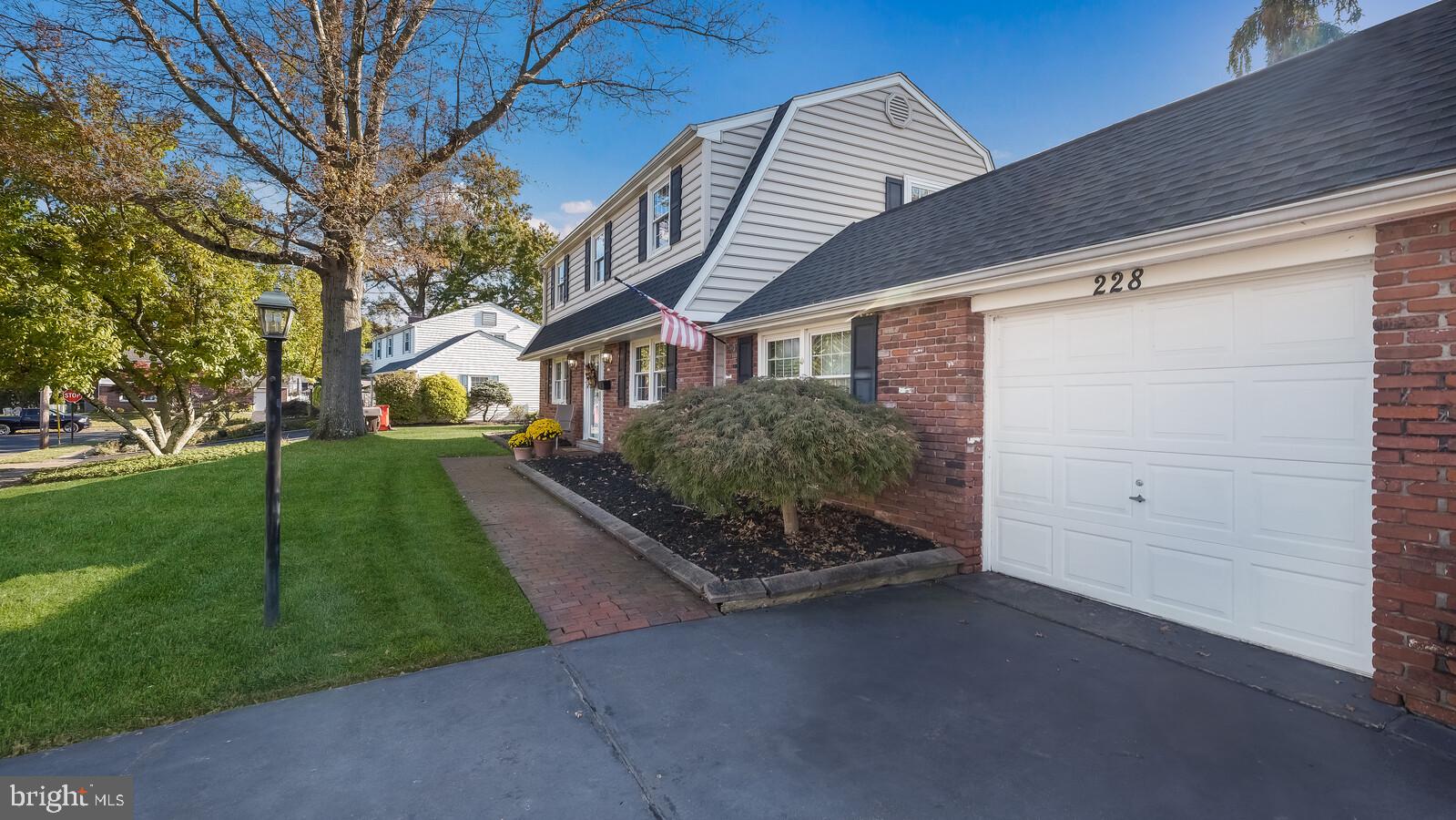 228 Norfolk Road Warminster, PA 18974 - Photo 5 of 11 Gallery Image 5
