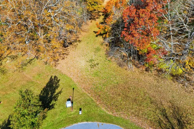 a view of a houses with a yard