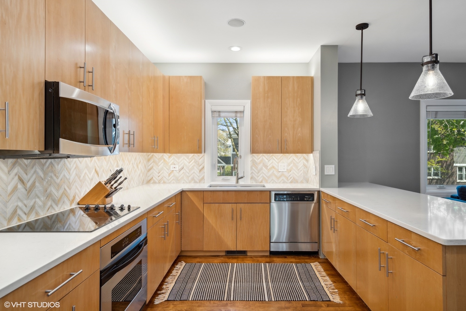 3316 North Racine Avenue Chicago, IL 60657 - Photo 5 of 20 Gallery Image 5
