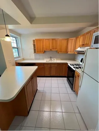 $2,095 | 230 Pelham Road, Unit 6F, New Rochelle, NY 10805