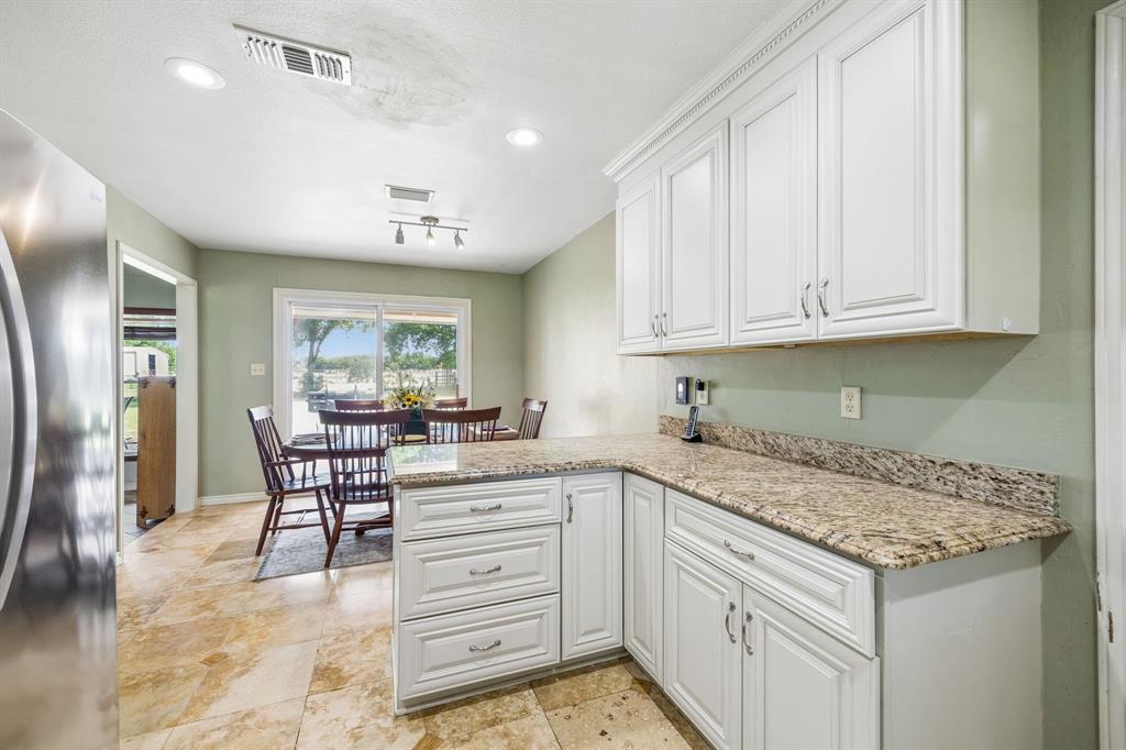 1300 Rock Ridge Road Lucas, TX 75002 - Photo 4 of 27