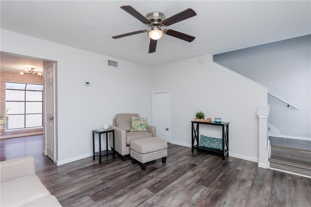 6702 Everhart Road, Unit R104 Corpus Christi, TX 78413 - Photo 4 of 33